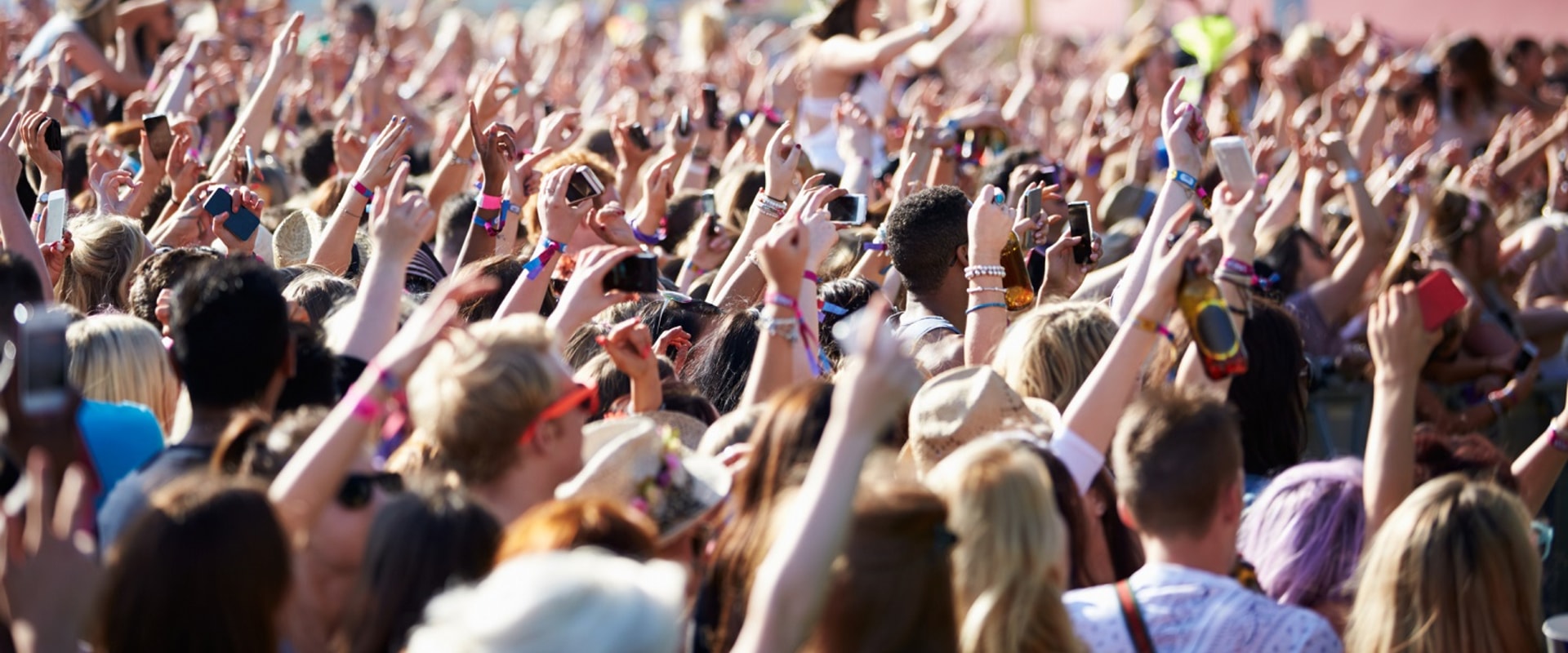 What is the difference between music festival and concert?